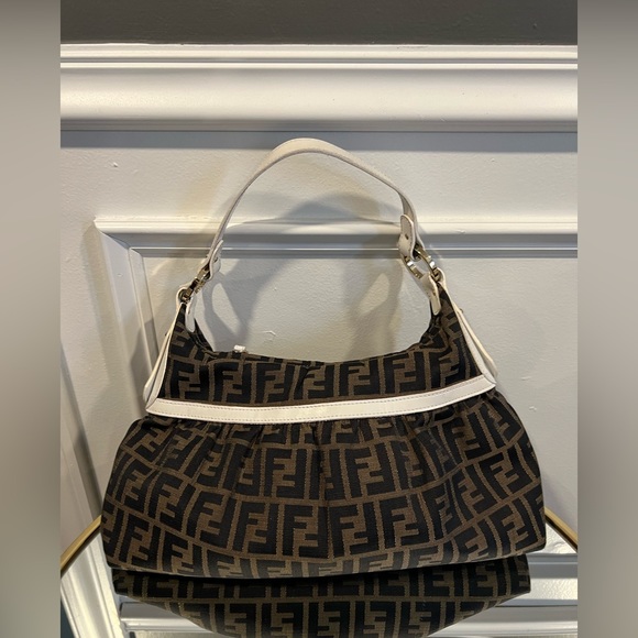 🤎Fendi zucca monogram shoulder bag 🤎 - Picture 2 of 13